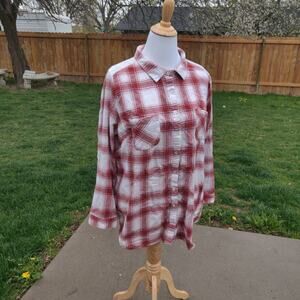 Woman's Size 3X Derek Heart Red Plaid Striped Textured Plus Size Shirt